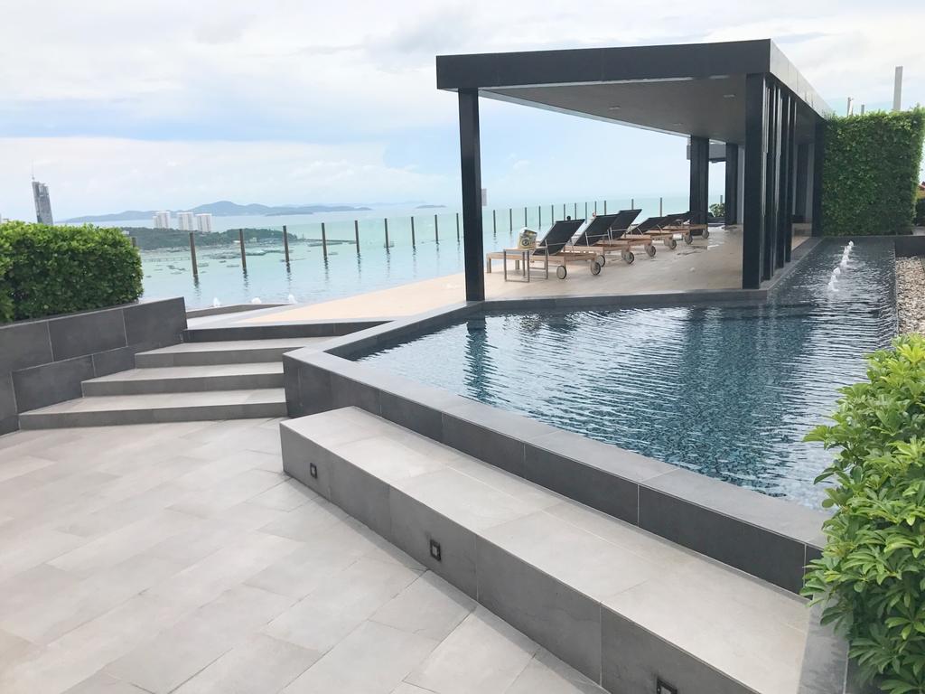 The Base Highfl Seaview Apartment Pattaya Bagian luar foto