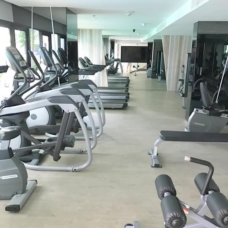 The Base Highfl Seaview Apartment Pattaya Bagian luar foto