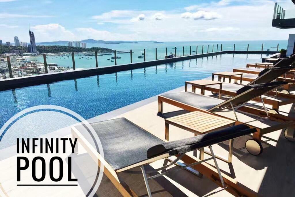 The Base Highfl Seaview Apartment Pattaya Bagian luar foto